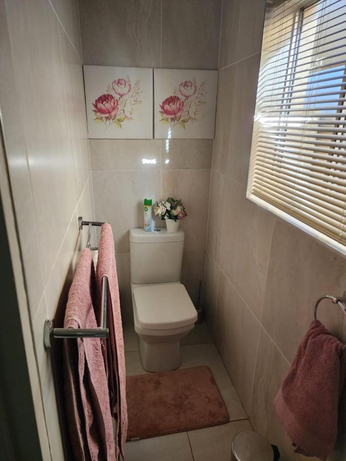 Villa Rose Cottages Bloemfontein Exterior photo
