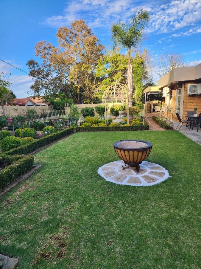 Villa Rose Cottages Bloemfontein Exterior photo