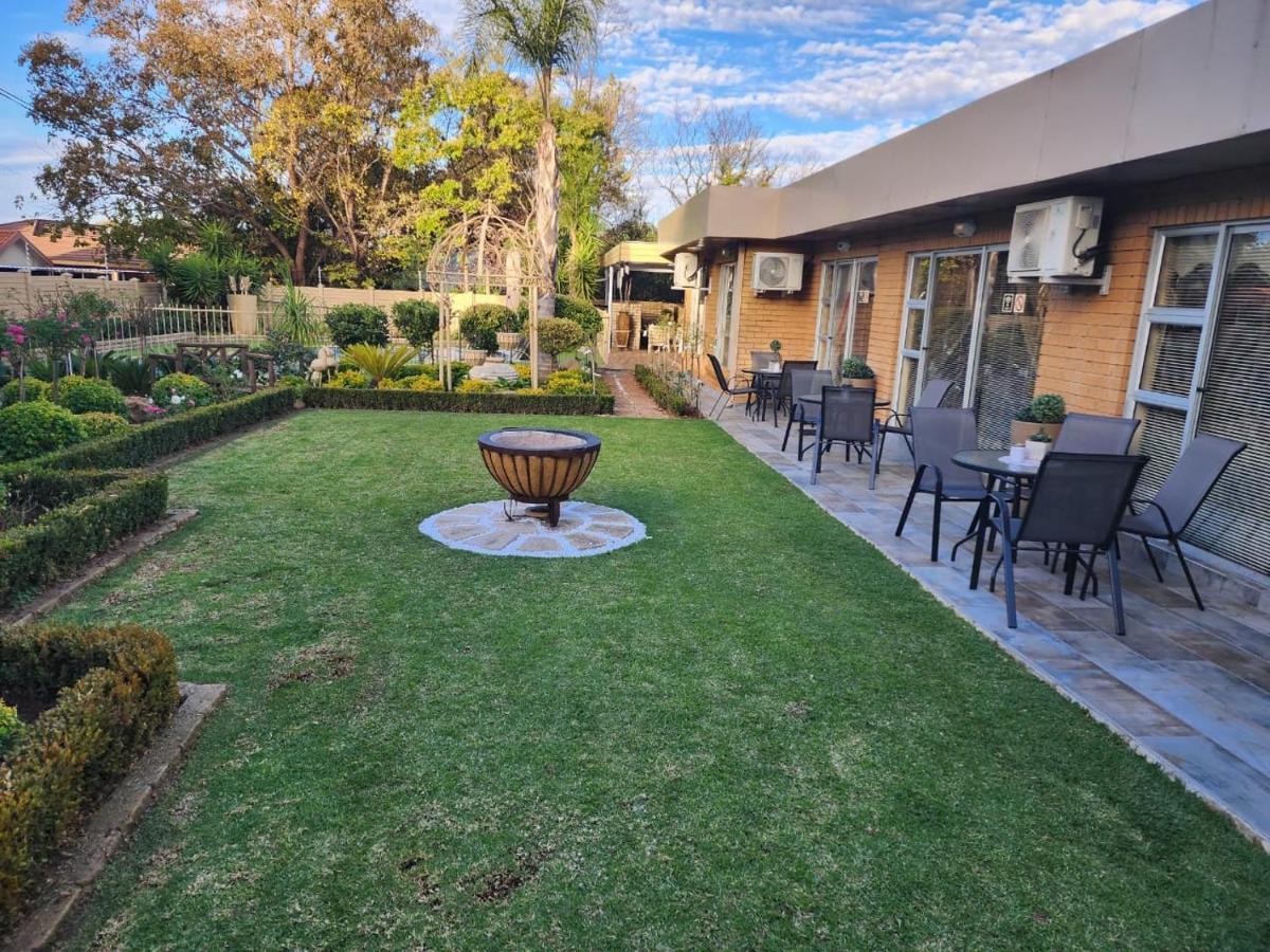 Villa Rose Cottages Bloemfontein Exterior photo