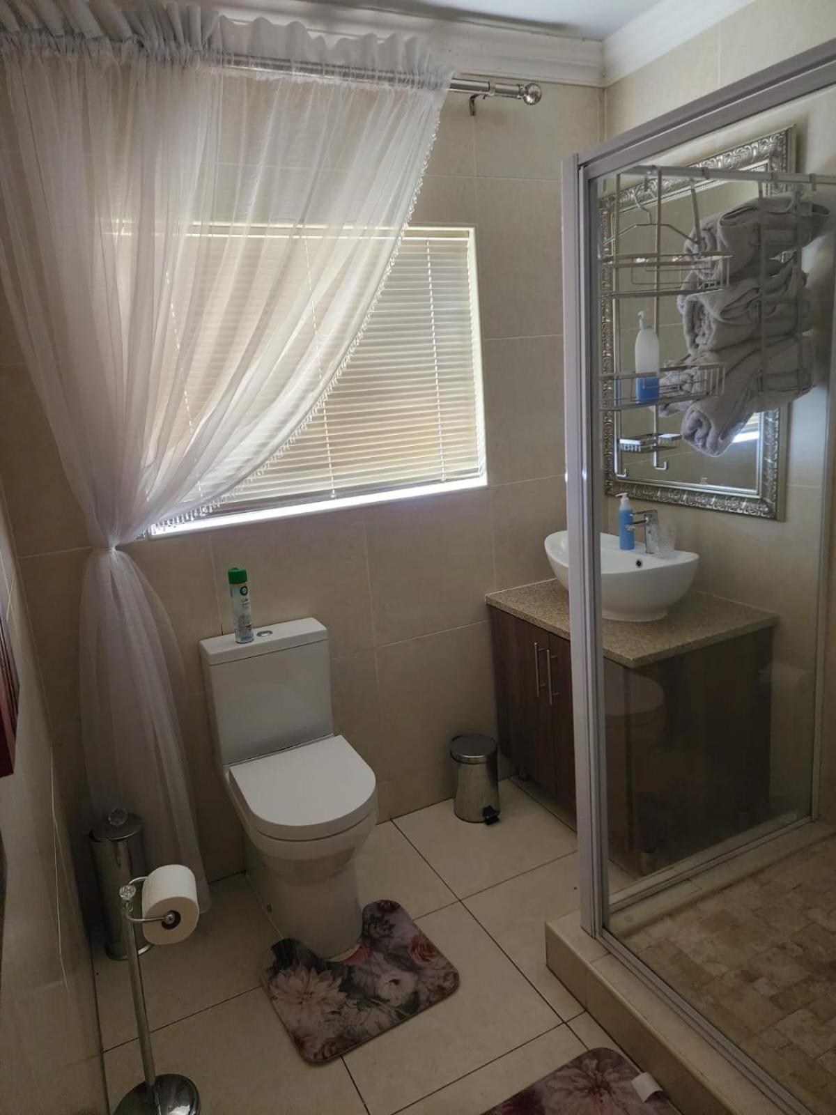 Villa Rose Cottages Bloemfontein Room photo