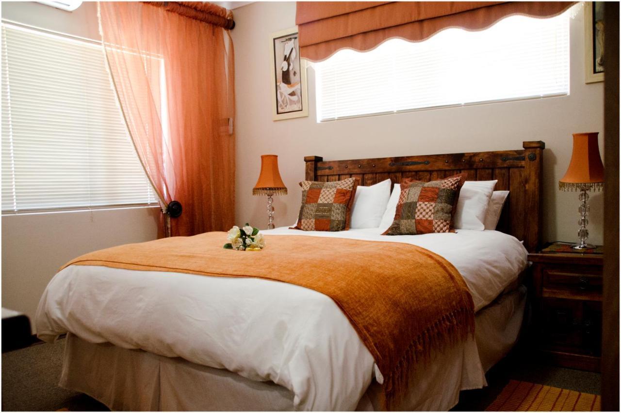 Villa Rose Cottages Bloemfontein Exterior photo