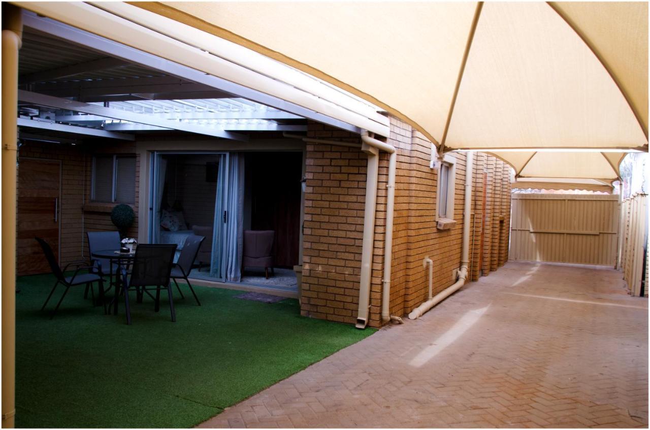 Villa Rose Cottages Bloemfontein Exterior photo